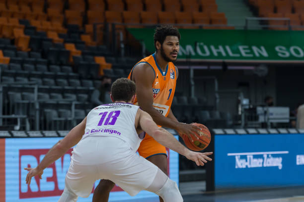 背后自然离 背后自然离