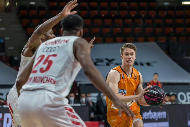 地展现自己 地展现自己